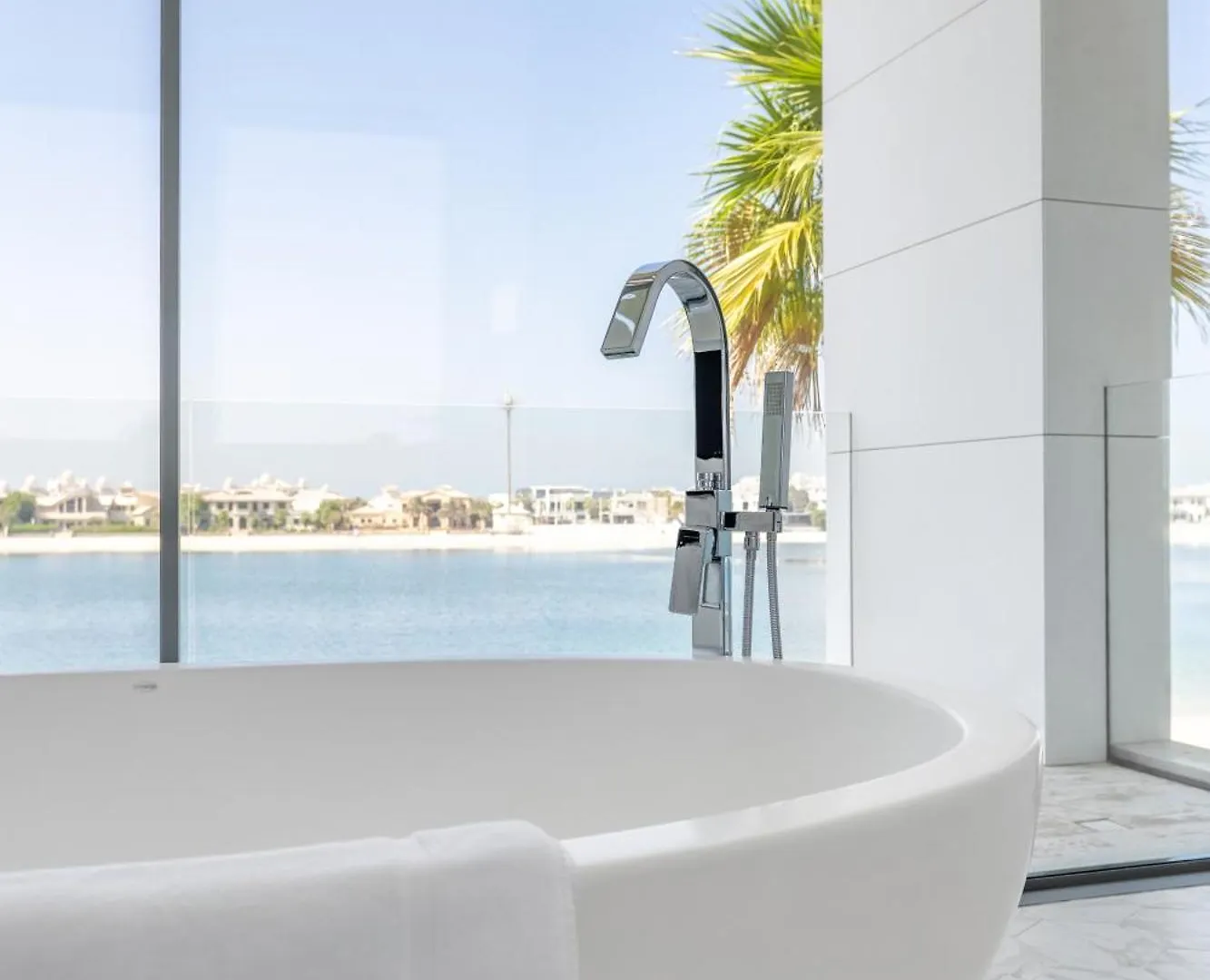 Ultra-Luxury 6Br Palm Villa - Private Pool & Beach Dubái 0*,  Emiratos Árabes Unidos