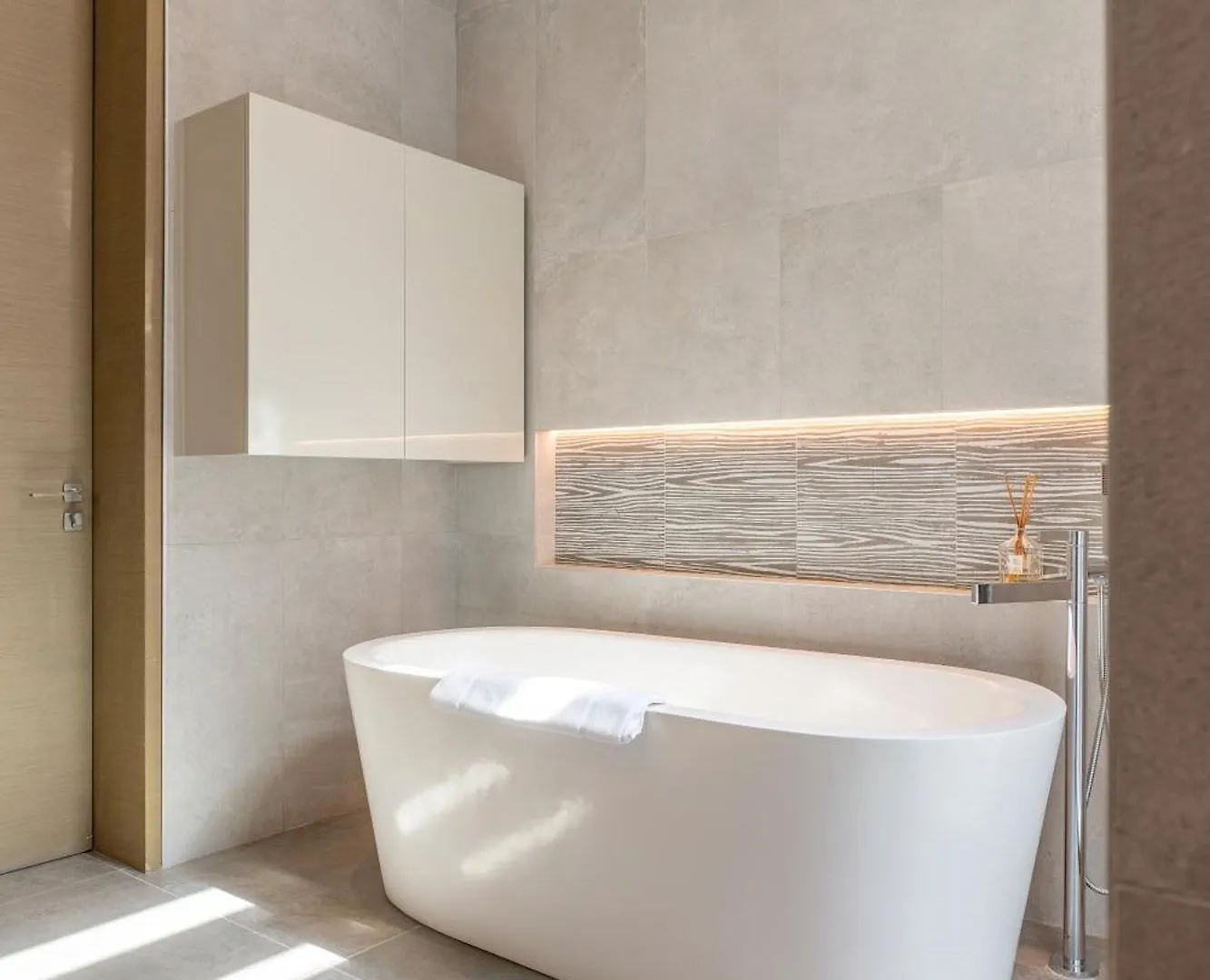Ultra-Luxury 6Br Palm Villa - Private Pool & Beach Dubai 0*,  United Arab Emirates