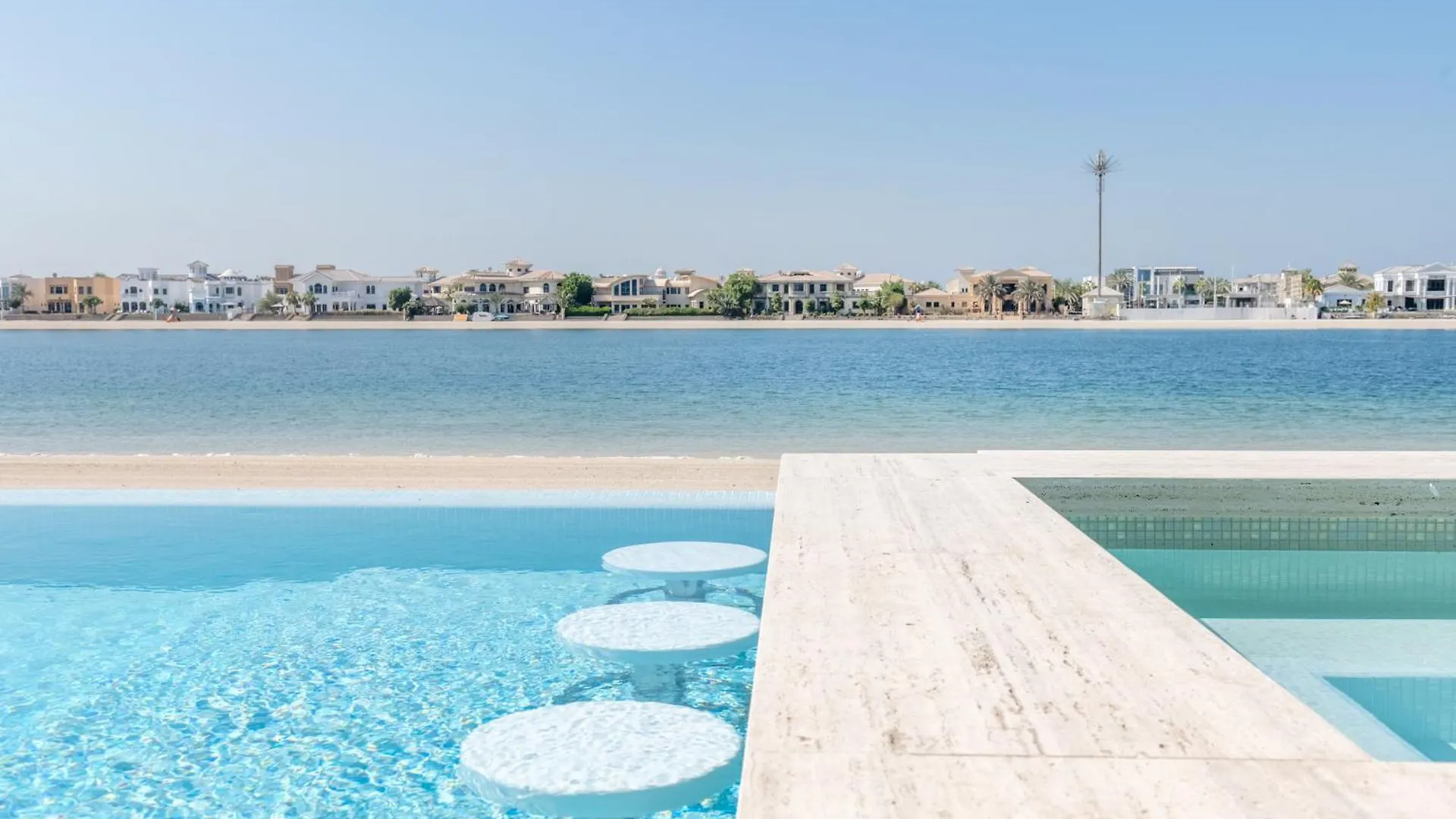Ultra-Luxury 6Br Palm Villa - Private Pool & Beach Dubai 0*,  United Arab Emirates