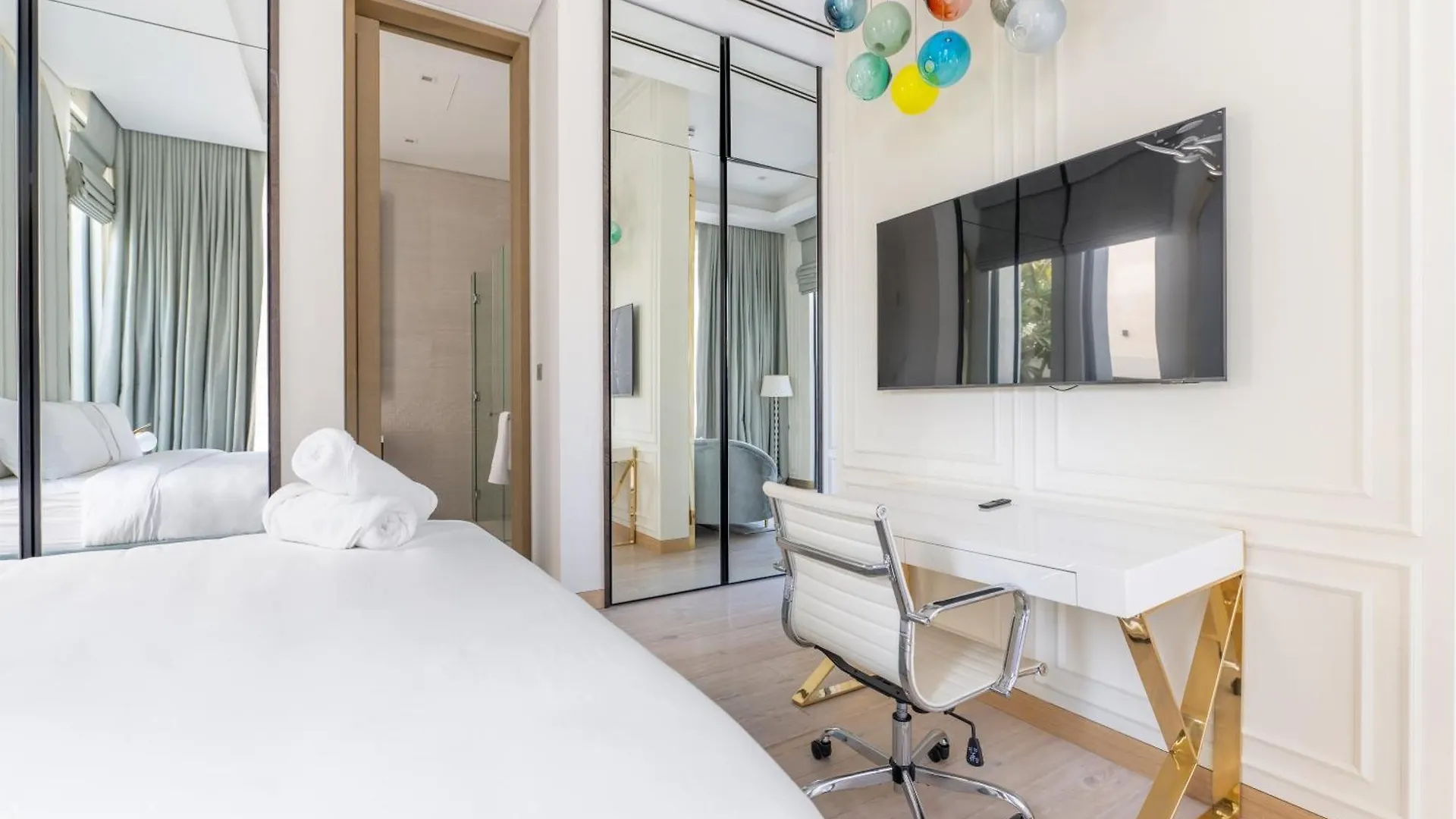 Ultra-Luxury 6Br Palm Villa - Private Pool & Beach Dubai 0*,