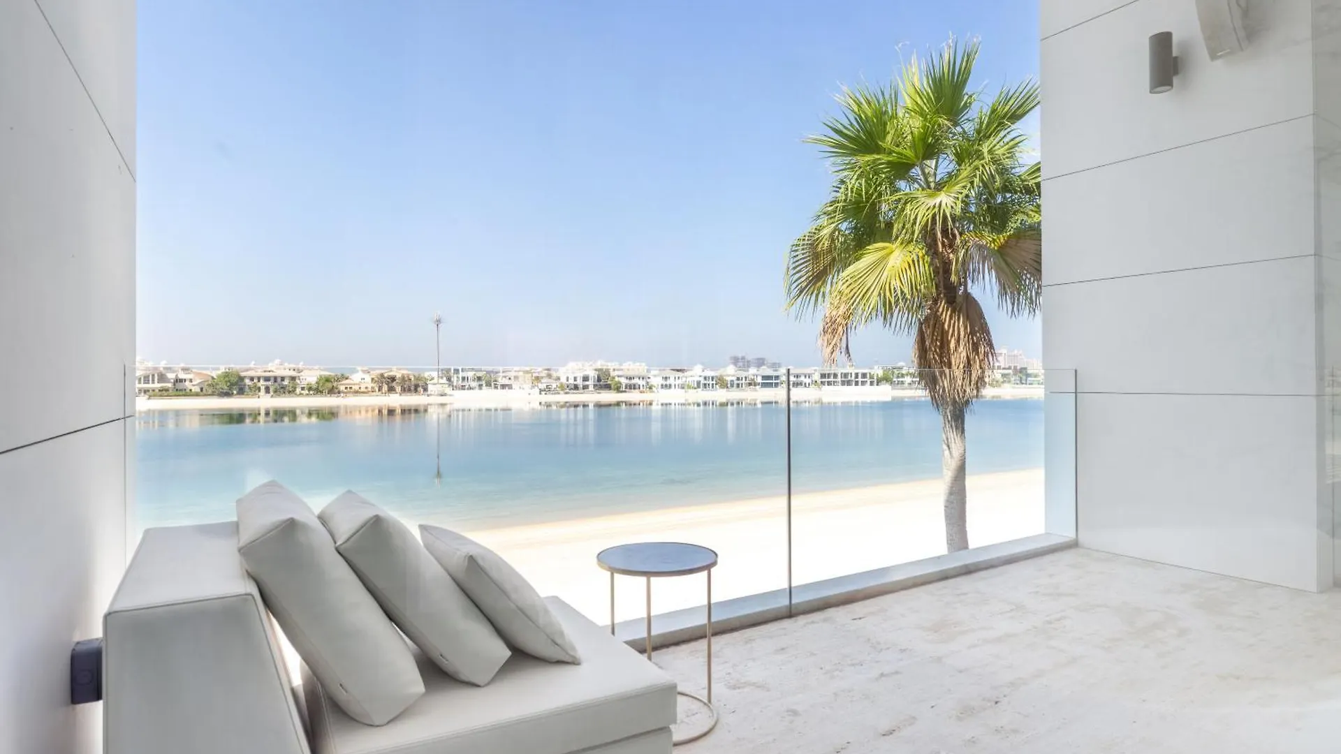 Ultra-Luxury 6Br Palm Villa - Private Pool & Beach Dubai 0*,  United Arab Emirates