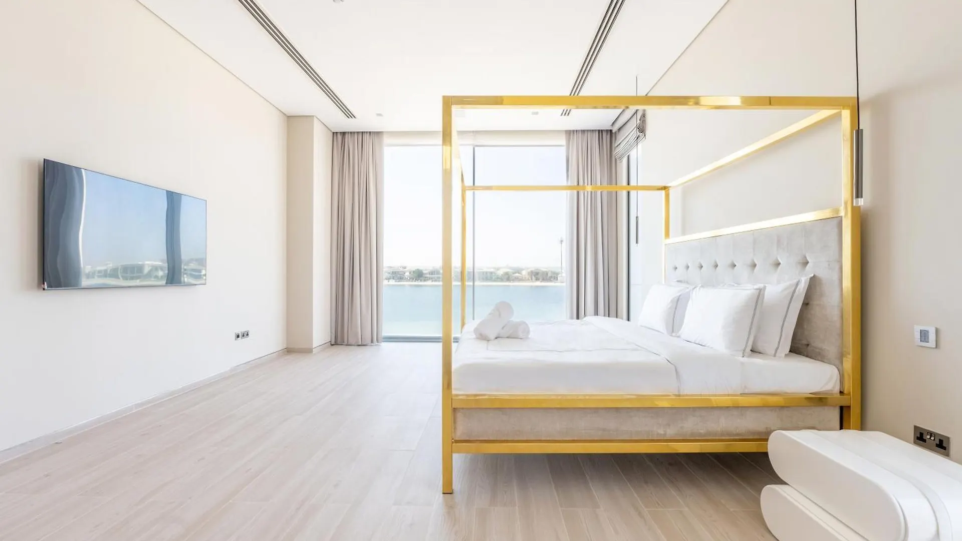 Ultra-Luxury 6Br Palm Villa - Private Pool & Beach Dubai 0*,